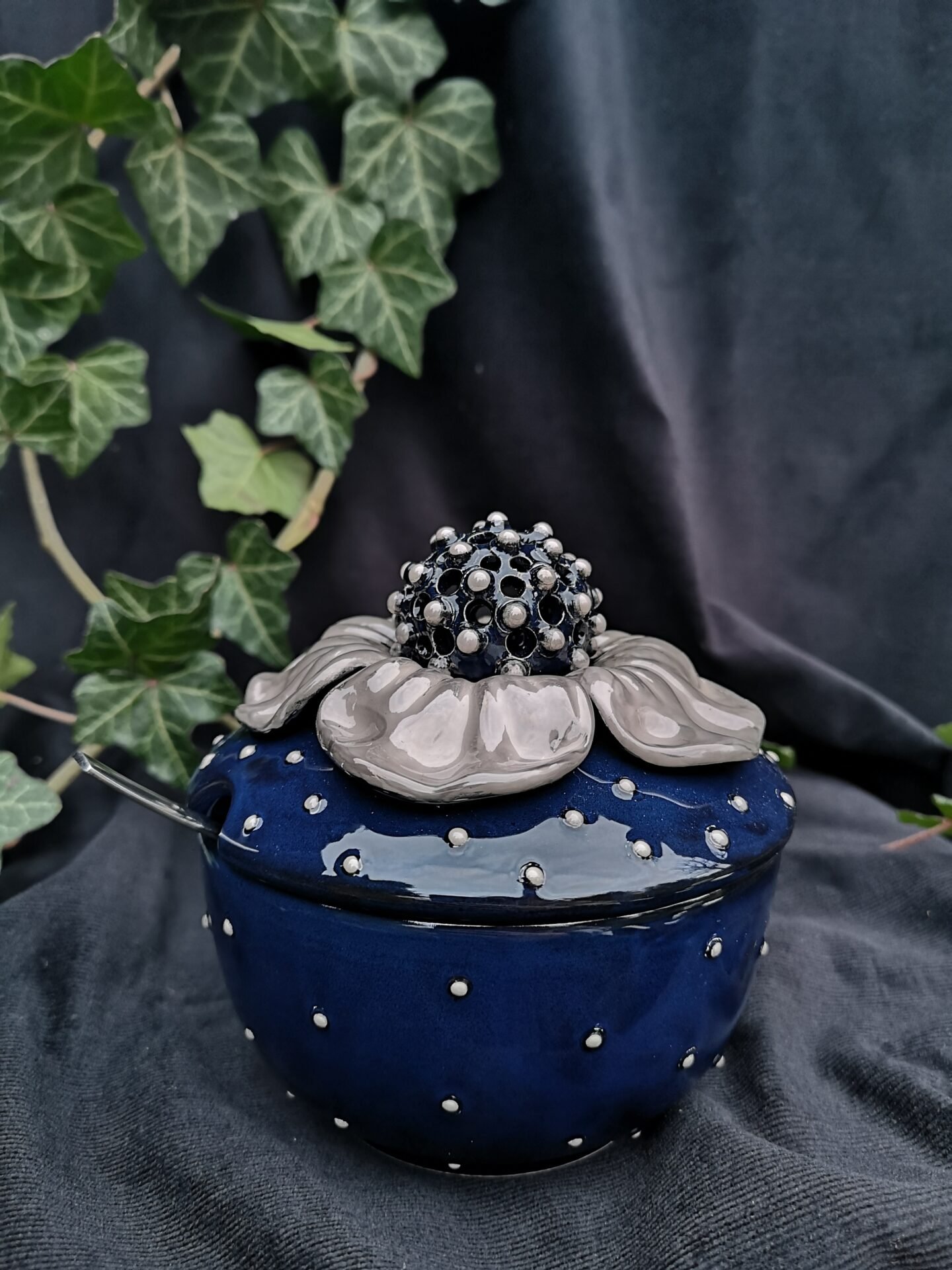 store_01GH3PA19DT5S64CY5FZFC6QWZ2Fassets2F1667650950458-IMG_20201111_160459.jpg Blooming Sweetness - Ceramic Sugar container - Deep blue and pearly grey color - Image 1