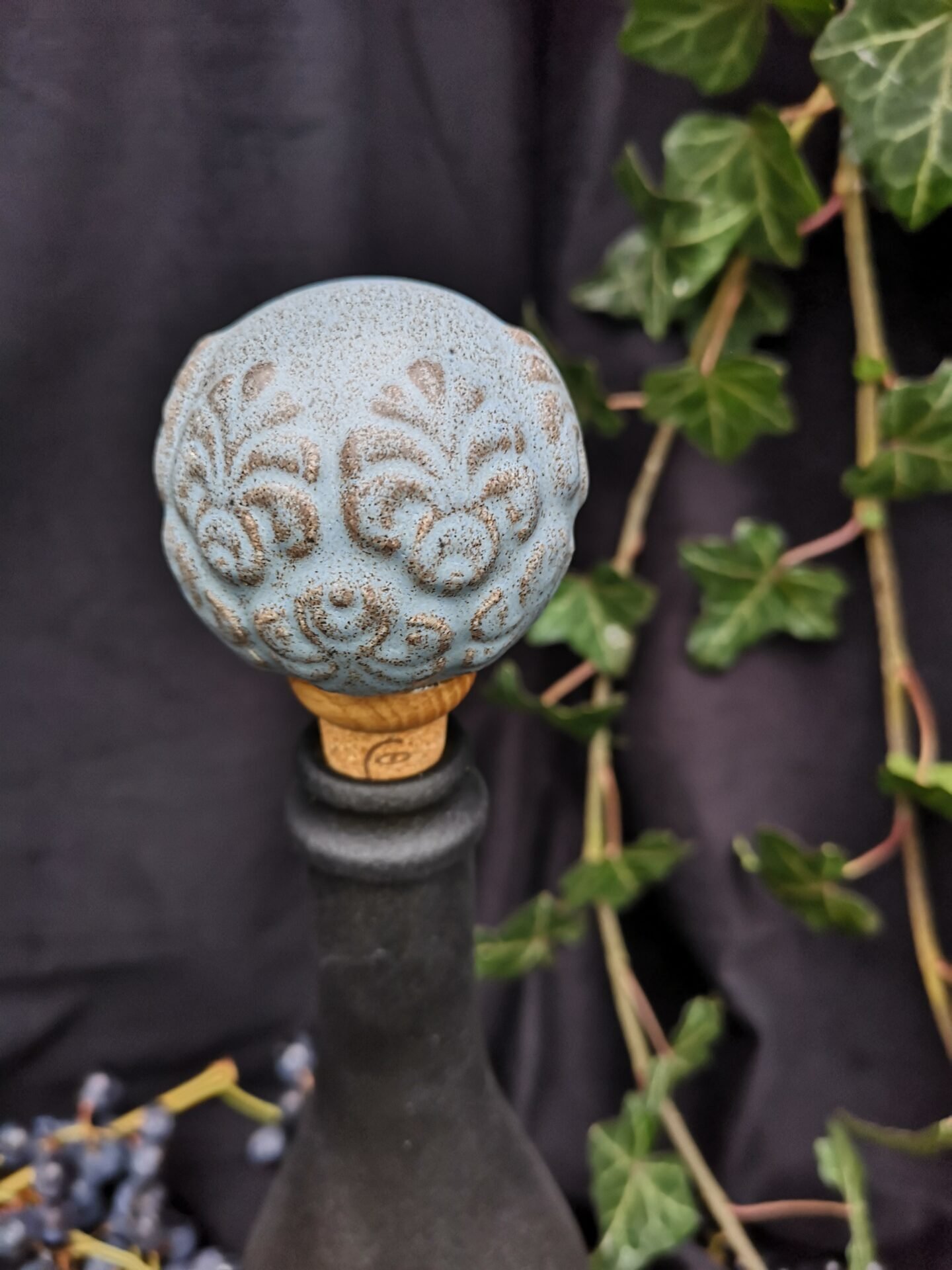 store_01GH3PA19DT5S64CY5FZFC6QWZ2Fassets2F1669557592203-IMG_20201110_143630.jpg Round Elegance Wine Cork - Matte greyish blue color - Image 1