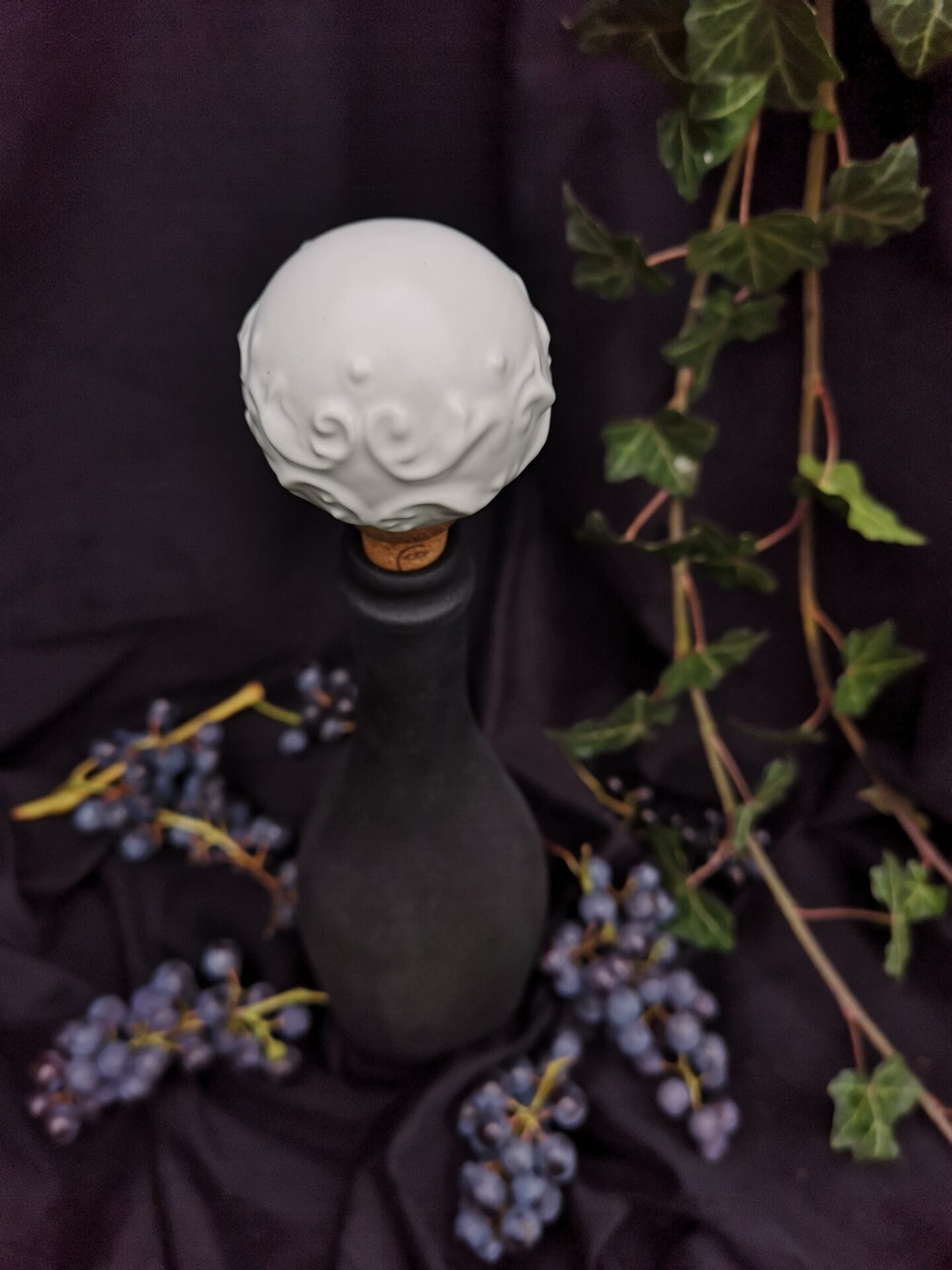 store_01GH3PA19DT5S64CY5FZFC6QWZ2Fassets2F1669558589288-IMG_20201110_144109.jpg Round Elegance Wine Cork - White color - Image 1