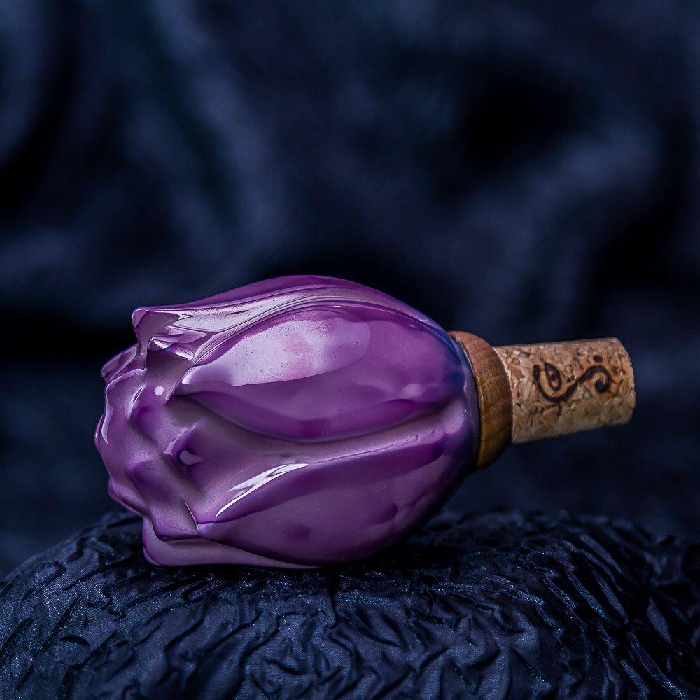 store_01GH3PA19DT5S64CY5FZFC6QWZ2Fassets2F1670232459174-0037_stela_ceramic_WEB.jpg Tulip Inspired Ceramic Wine Cork - Purple color - Image 1