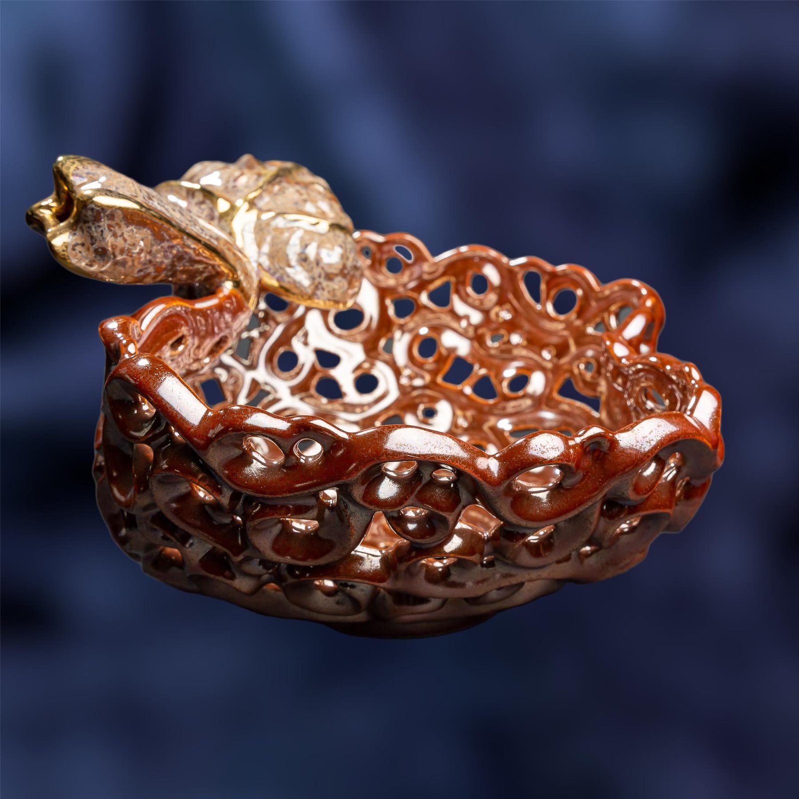 store_01GH3PA19DT5S64CY5FZFC6QWZ2Fassets2F1712760616882-MEI_049920copy.jpg Apple-Shaped Ceramic Bowl - Bronze and gold color - Image 1