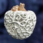 Apple-Shaped Candle Holder - White color with a golden leaf and a stalk - Image 4