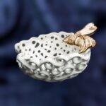 Apple-Shaped Ceramic Bowl - White and gold color - Image 2